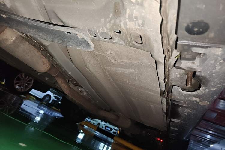 Used Ford Kuga 2013 2.0L GTDi Four-Wheel-Drive Sport Model Chassis Front Left