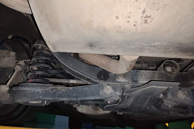 Used Ford Kuga 2013 2.0L GTDi Four-Wheel-Drive Sport Model Chassis Rear