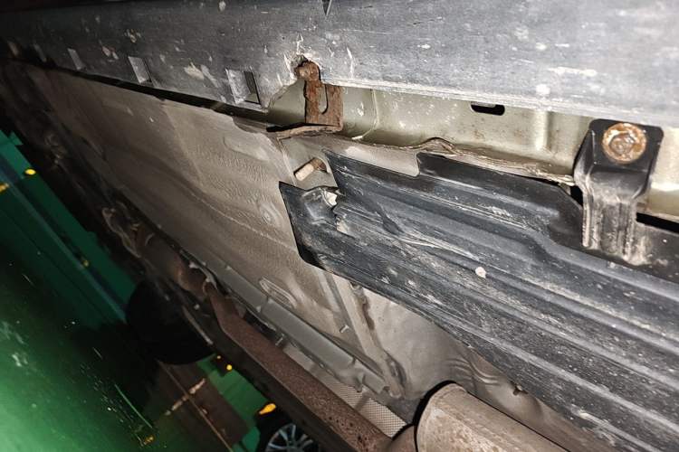 Used Ford Kuga 2013 2.0L GTDi Four-Wheel-Drive Sport Model Chassis Rear Left