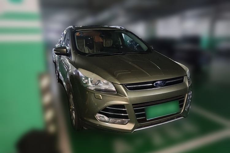 Used Ford Kuga 2013 2.0L GTDi Four-Wheel-Drive Sport Model Front Right 45 Deg