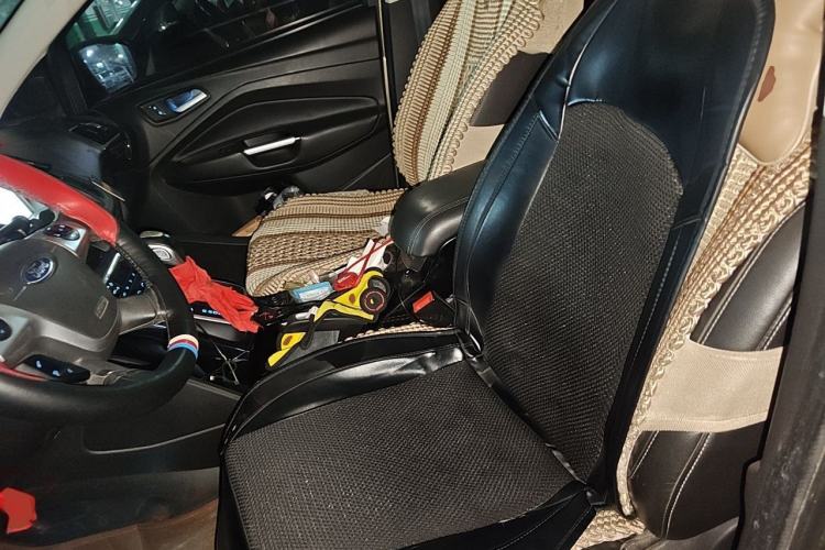 Used Ford Kuga 2013 2.0L GTDi Four-Wheel-Drive Sport Model Left Front Seat