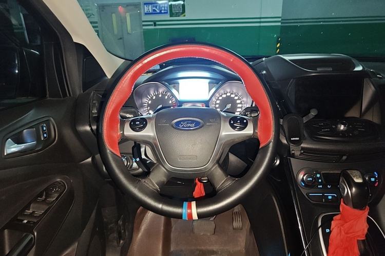 Used Ford Kuga 2013 2.0L GTDi Four-Wheel-Drive Sport Model Steering Wheel