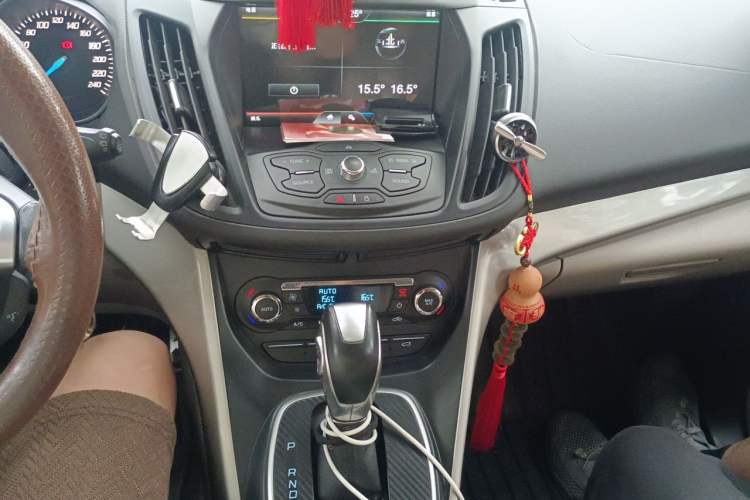Used Ford Kuga 2013 1.6L GTDi 4x4 Elite Model Audio And AC Panel