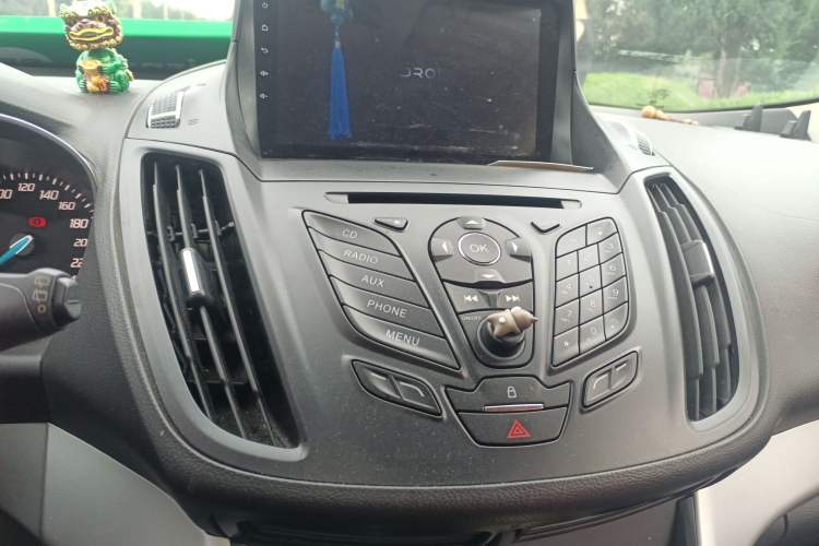 Used Ford Kuga 2013 1.6L GTDi Two-Wheel-Drive Comfort Model Audio And AC Panel