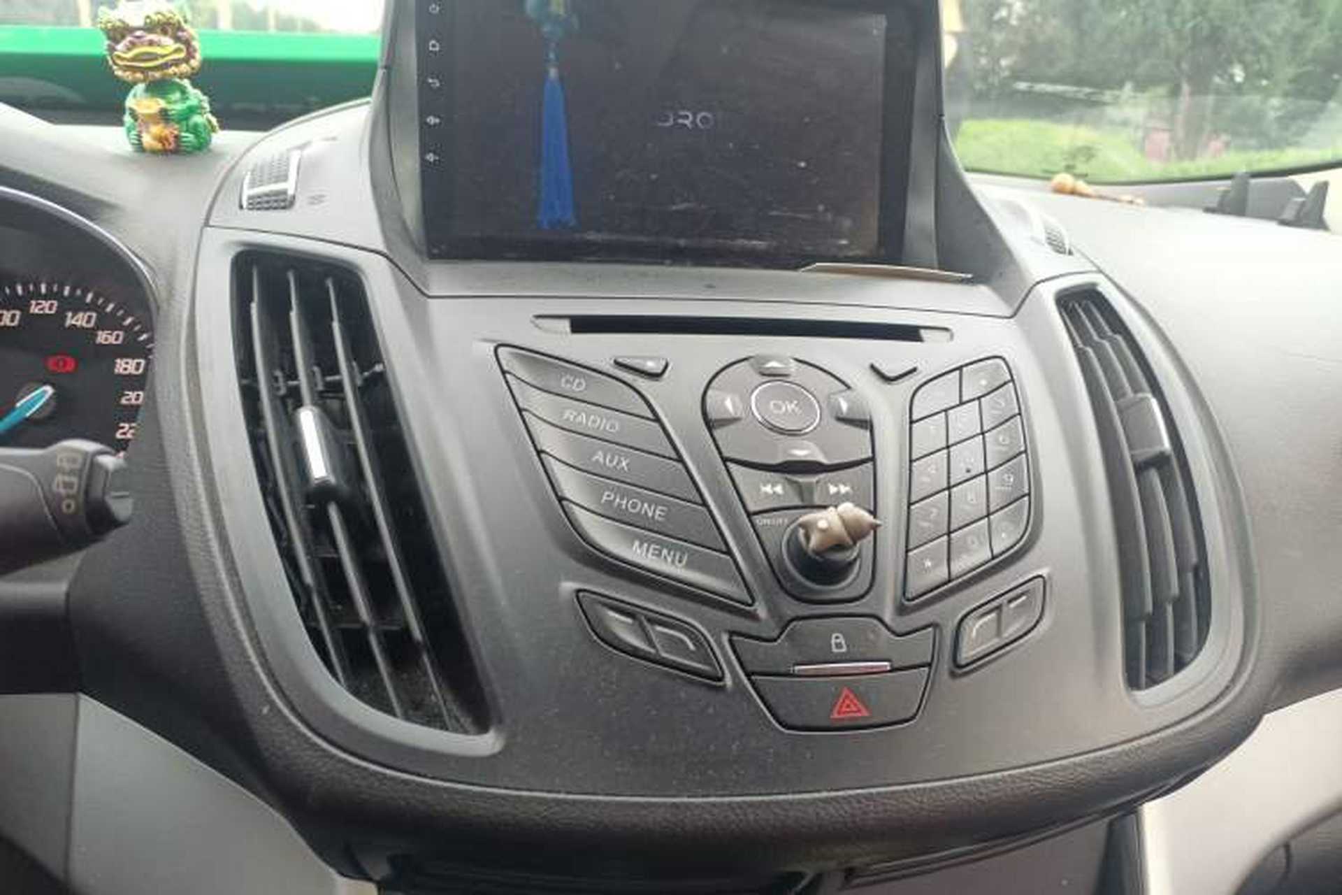 Used Ford Kuga 2013 1.6L GTDi Two-Wheel-Drive Comfort Model Audio And AC Panel