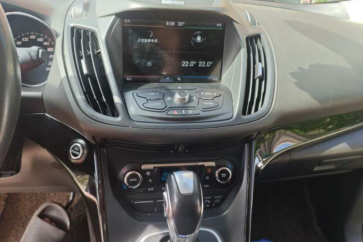 Used Ford Kuga 2013 2.0L GTDi Four-Wheel-Drive Sport Model Audio And AC Panel