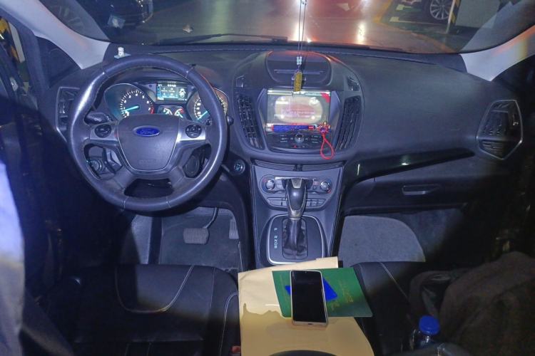 Used Ford Kuga 2013 2.0L GTDi Four-Wheel-Drive Elite Model Center Console