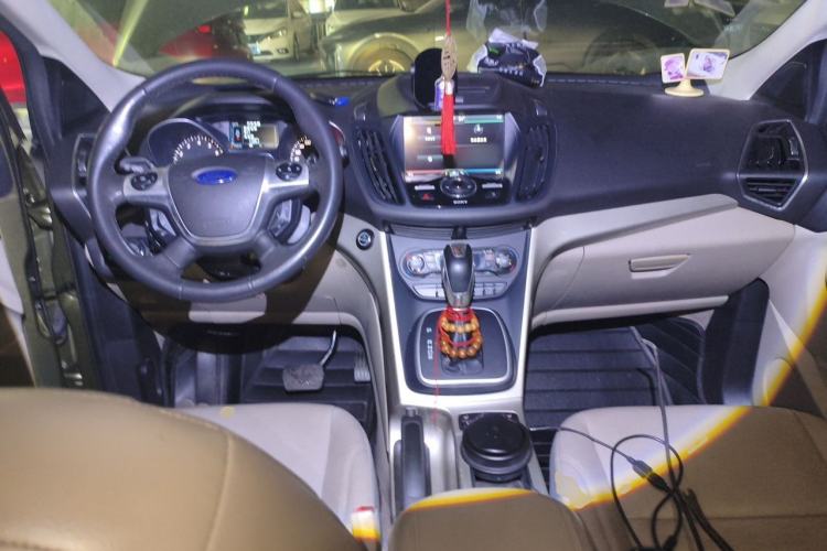 Used Ford Kuga 2013 2.0L GTDi Four-Wheel Drive Premium Model Center Console