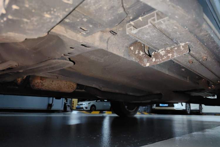 Used Ford Kuga 2013 1.6L GTDi Two-Wheel-Drive Trend Model Chassis Front Left