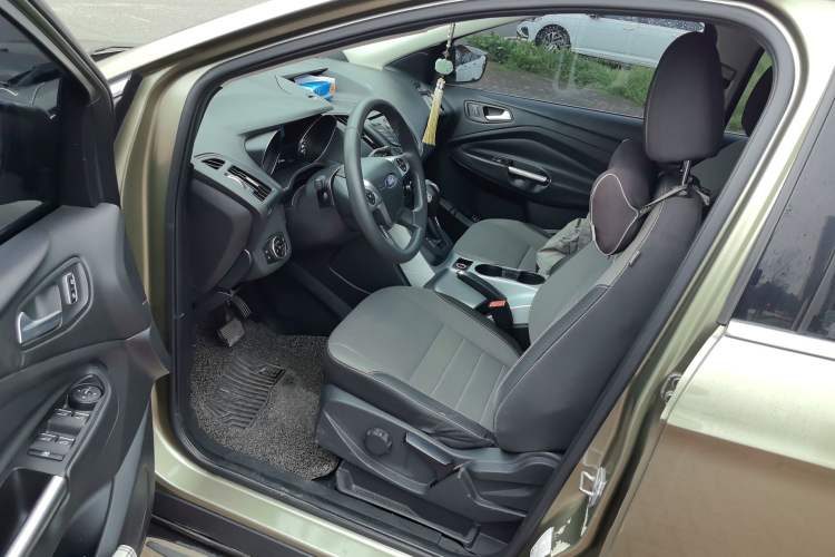Used Ford Kuga 2013 1.6L GTDi Two-Wheel-Drive Comfort Model Driver Seat
