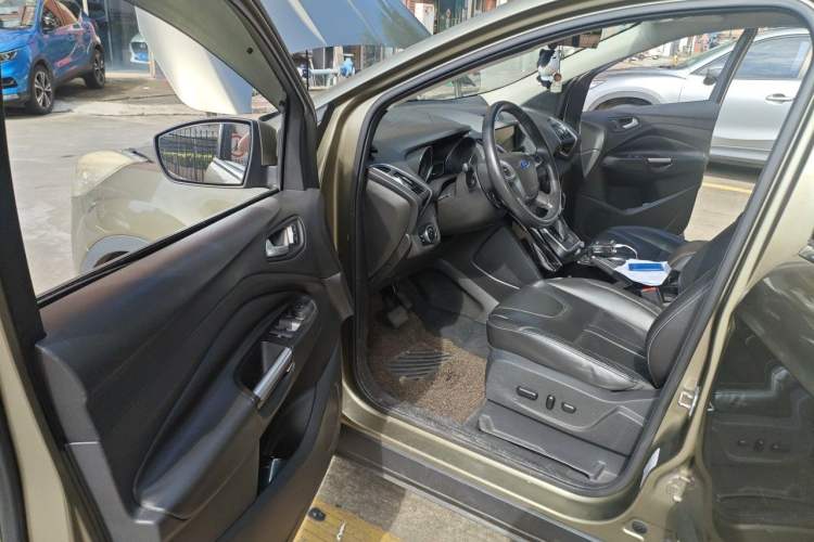 Used Ford Kuga 2013 2.0L GTDi Four-Wheel-Drive Sport Model Driver Seat