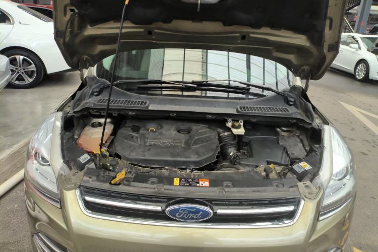Used Ford Kuga 2013 2.0L GTDi Four-Wheel Drive Premium Model Engine Bay