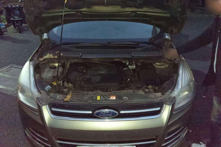 Used Ford Kuga 2013 1.6L GTDi Two-Wheel-Drive Trend Model Engine Bay