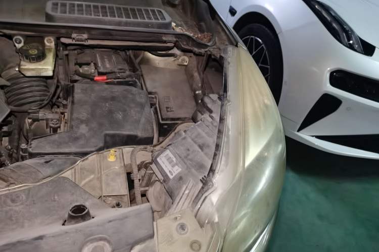 Used Ford Kuga 2013 1.6L GTDi Two-Wheel-Drive Comfort Model Engine Bay Left