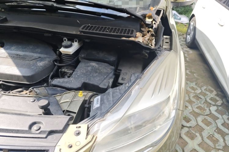 Used Ford Kuga 2013 1.6L GTDi 4x4 Elite Model Engine Bay Left