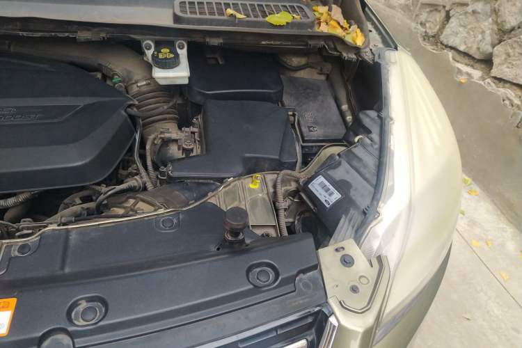 Used Ford Kuga 2013 1.6L GTDi 4x4 Elite Model Engine Bay Left