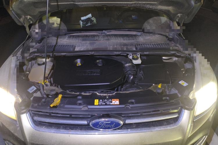 Used Ford Kuga 2013 2.0L GTDi Four-Wheel Drive Premium Model Engine Bay