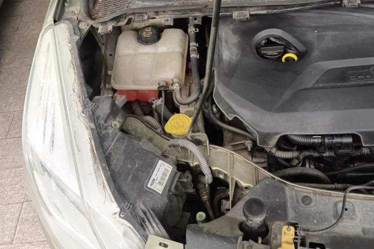 Used Ford Kuga 2013 1.6L GTDi 4x4 Elite Model Engine Bay Right