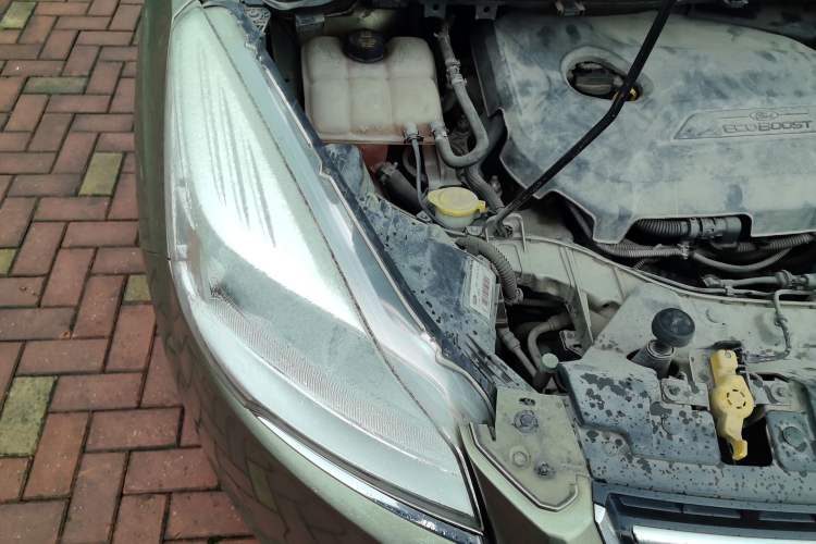 Used Ford Kuga 2013 1.6L GTDi Two-Wheel-Drive Comfort Model Engine Bay Right
