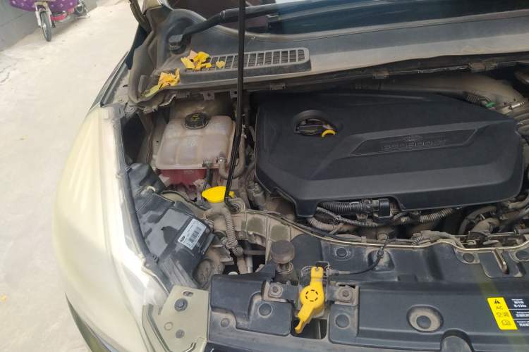 Used Ford Kuga 2013 1.6L GTDi 4x4 Elite Model Engine Bay Right