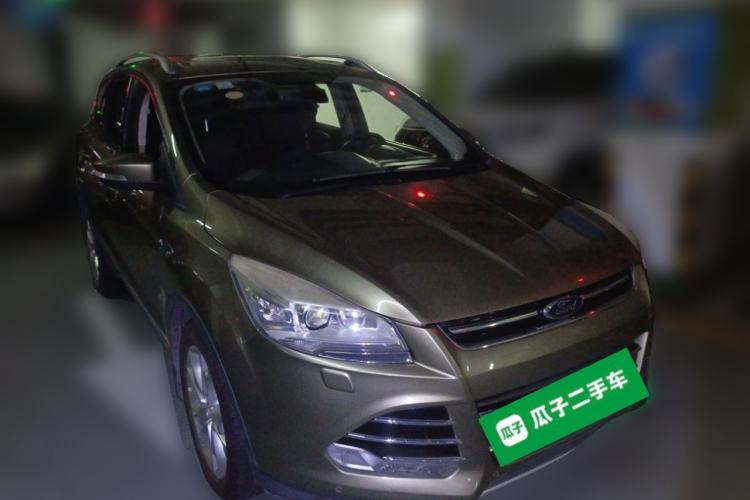 Used Ford Kuga 2013 2.0L GTDi Four-Wheel-Drive Elite Model Front Right 45 Deg