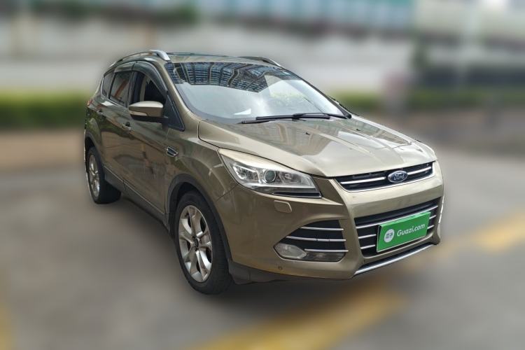 Used Ford Kuga 2013 2.0L GTDi Four-Wheel-Drive Sport Model Front Right 45 Deg