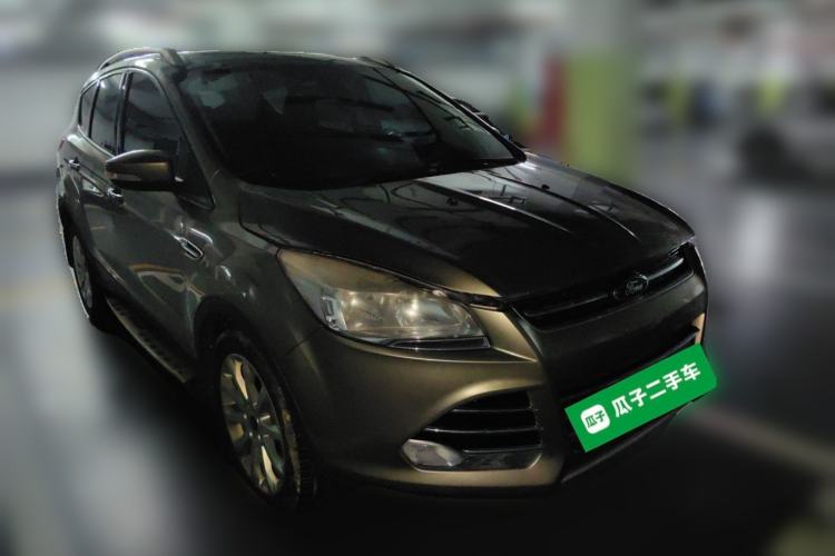 Used Ford Kuga 2013 1.6L GTDi Two-Wheel-Drive Trend Model Front Right 45 Deg
