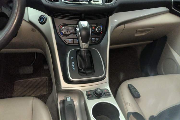 Used Ford Kuga 2013 2.0L GTDi Four-Wheel Drive Premium Model Gear Lever