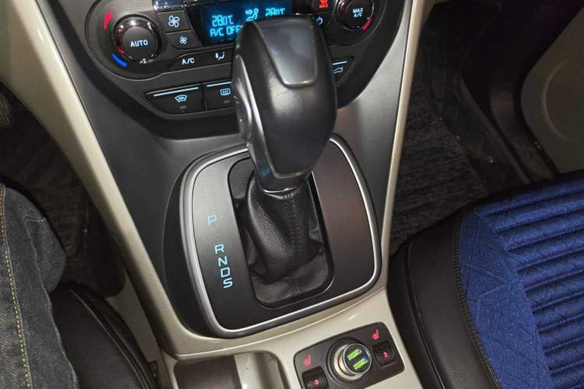 Used Ford Kuga 2013 2.0L GTDi Four-Wheel Drive Premium Model Gear Lever