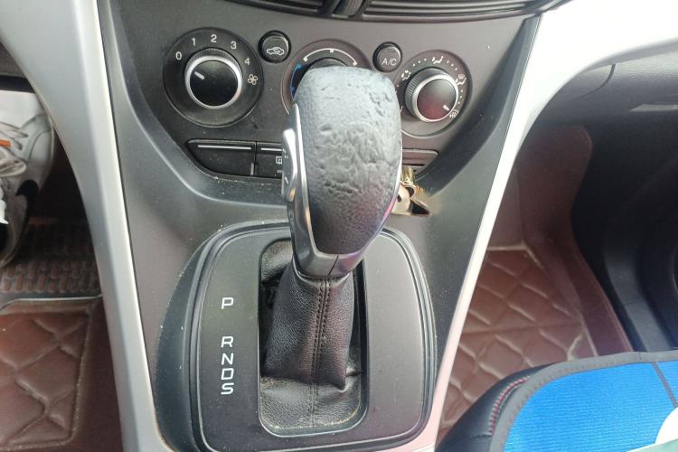 Used Ford Kuga 2013 1.6L GTDi Two-Wheel-Drive Comfort Model Gear Lever
