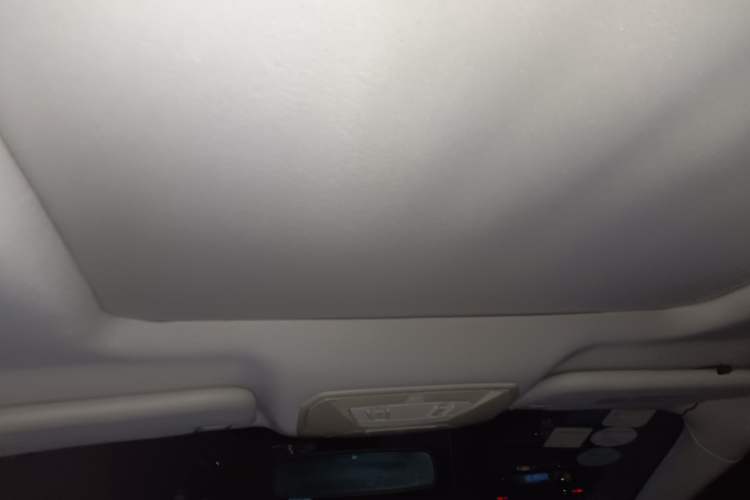 Used Ford Kuga 2013 1.6L GTDi Two-Wheel-Drive Trend Model Headliner