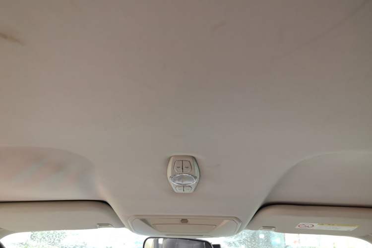 Used Ford Kuga 2013 1.6L GTDi Two-Wheel-Drive Comfort Model Headliner