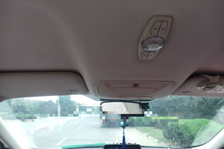 Used Ford Kuga 2013 1.6L GTDi Two-Wheel-Drive Comfort Model Headliner