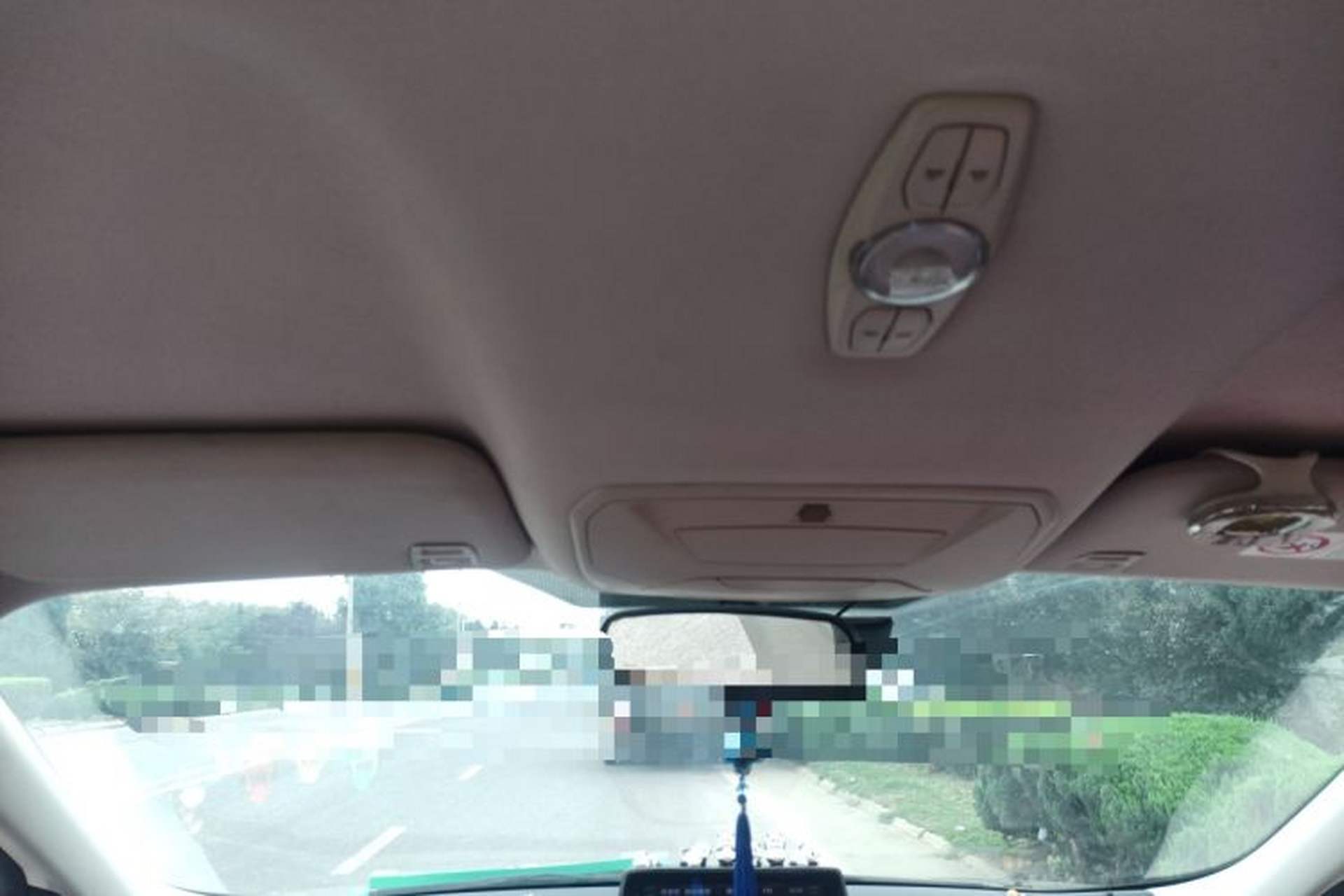 Used Ford Kuga 2013 1.6L GTDi Two-Wheel-Drive Comfort Model Headliner