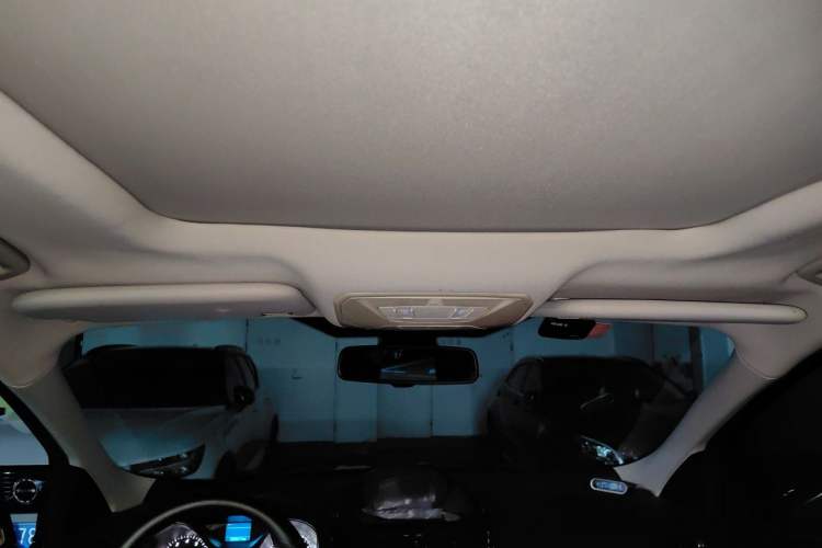 Used Ford Kuga 2013 1.6L GTDi Two-Wheel-Drive Trend Model Headliner