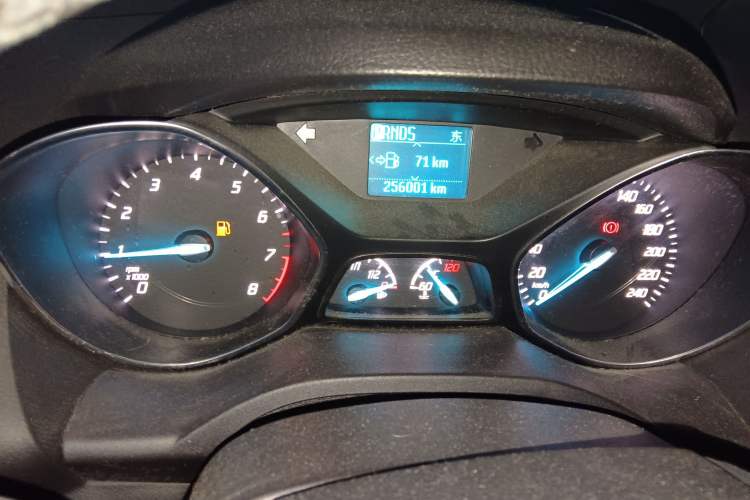 Used Ford Kuga 2013 1.6L GTDi Two-Wheel-Drive Trend Model Instrument Cluster