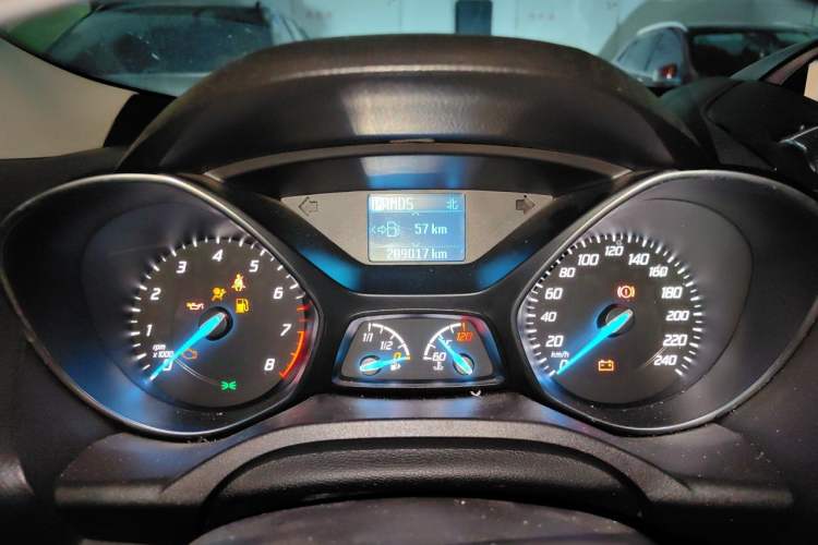 Used Ford Kuga 2013 1.6L GTDi Two-Wheel-Drive Trend Model Instrument Cluster