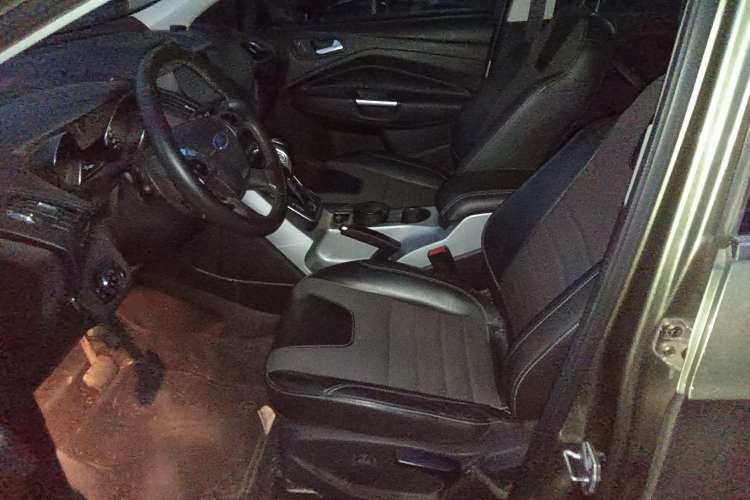 Used Ford Kuga 2013 1.6L GTDi Two-Wheel-Drive Trend Model Left Front Seat