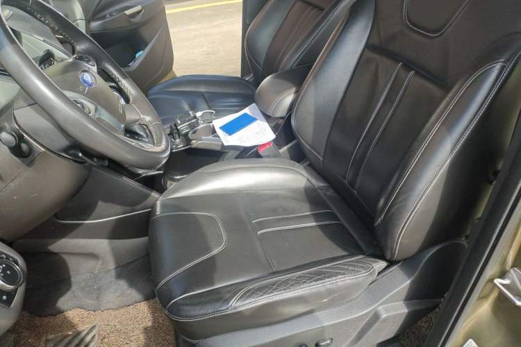 Used Ford Kuga 2013 2.0L GTDi Four-Wheel-Drive Sport Model Left Front Seat