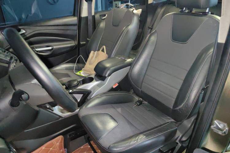 Used Ford Kuga 2013 1.6L GTDi Two-Wheel-Drive Trend Model Left Front Seat
