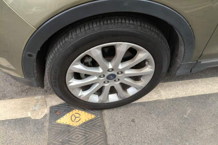 Used Ford Kuga 2013 2.0L GTDi Four-Wheel Drive Premium Model Left Front Wheel Hub