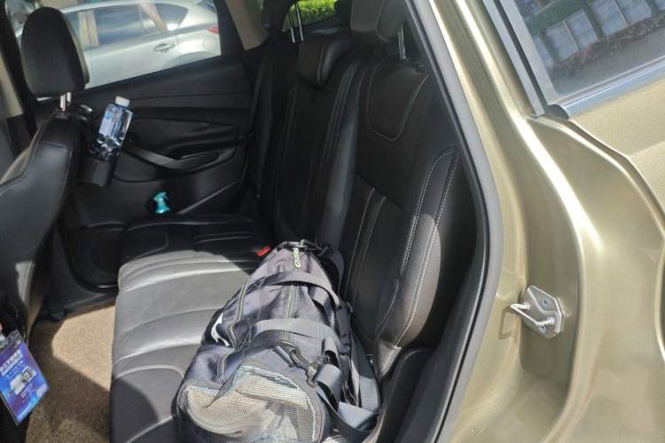 Used Ford Kuga 2013 2.0L GTDi Four-Wheel-Drive Sport Model Left Rear Seat