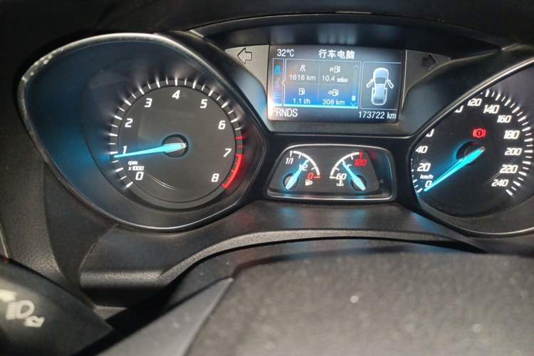 Used Ford Kuga 2013 2.0L GTDi Four-Wheel-Drive Elite Model Odometer Close Up