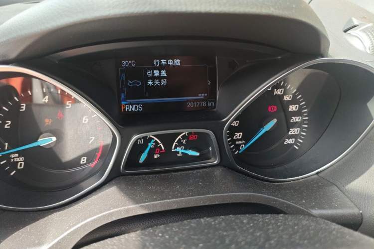 Used Ford Kuga 2013 2.0L GTDi Four-Wheel-Drive Sport Model Odometer Close Up