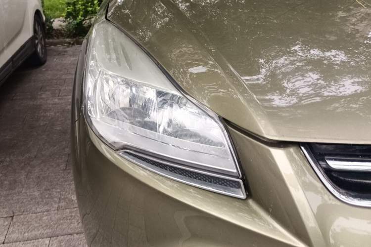 Used Ford Kuga 2013 1.6L GTDi 4x4 Elite Model Right Front Headlight