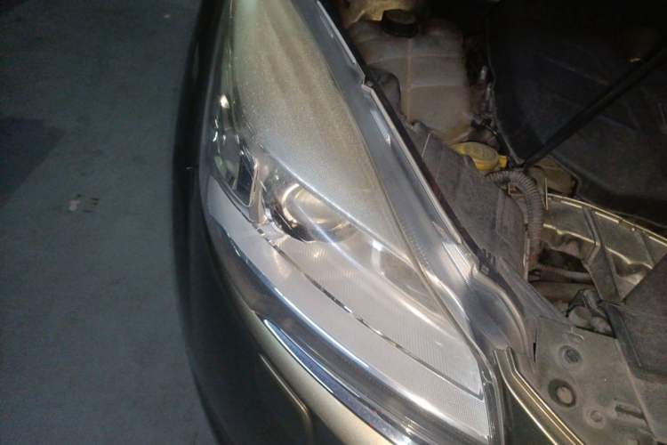 Used Ford Kuga 2013 2.0L GTDi Four-Wheel-Drive Elite Model Right Front Headlight