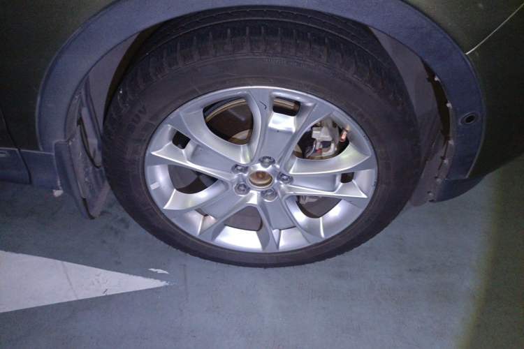 Used Ford Kuga 2013 2.0L GTDi Four-Wheel-Drive Elite Model Right Front Wheel Hub