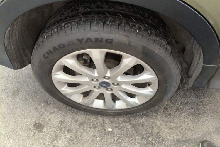 Used Ford Kuga 2013 2.0L GTDi Four-Wheel Drive Premium Model Right Rear Wheel Hub