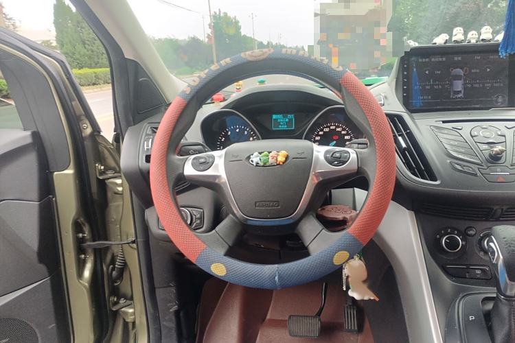 Used Ford Kuga 2013 1.6L GTDi Two-Wheel-Drive Comfort Model Steering Wheel
