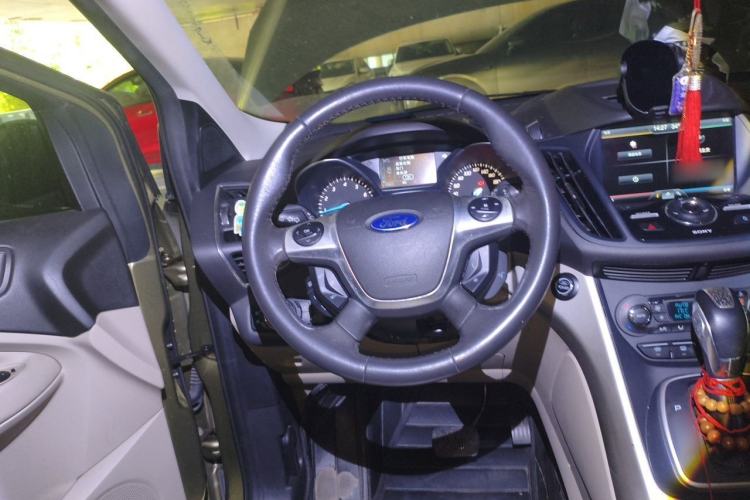 Used Ford Kuga 2013 2.0L GTDi Four-Wheel Drive Premium Model Steering Wheel